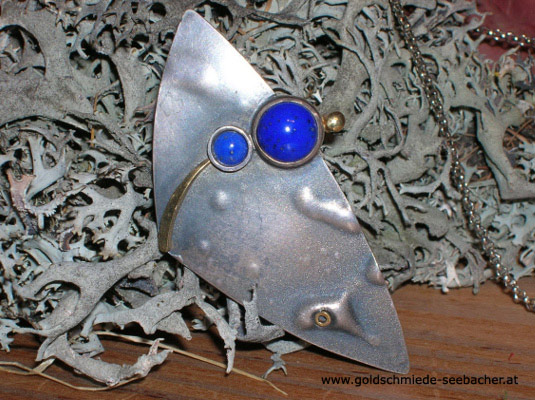 Brosche mit Lapis