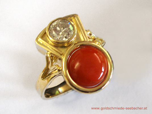 Ring mit Koralle